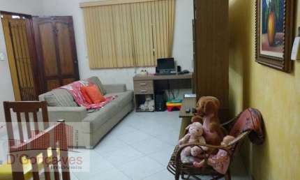 Sobrado para venda em Centro de 100.00m² com 3 Quartos e 3 Garagens