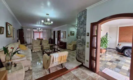 Casa para venda em Jardim Witier de 316.00m² com 3 Quartos, 1 Suite e 4 Garagens