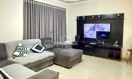 Casa para alugar em Jardim Claret de 266.00m² com 4 Quartos e 4 Garagens