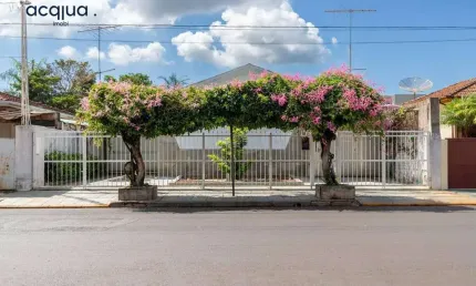 Casa para venda em Jardim Das Oliveiras de 200.00m² com 2 Quartos, 1 Suite e 4 Garagens