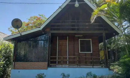 Casa para venda em Vila Martins de 100.00m² com 2 Quartos e 5 Garagens