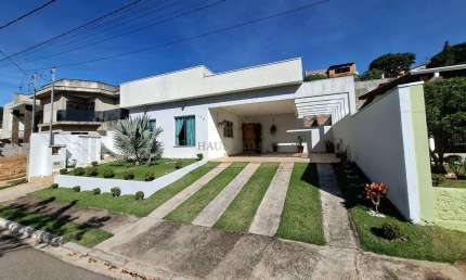 Casa de Condomínio para venda em Quinta Dos Angicos de 151.00m² com 3 Quartos, 1 Suite e 4 Garagens