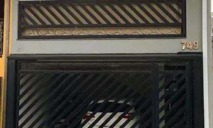 Sobrado para venda em Vila Fiori de 250.00m² com 3 Quartos, 1 Suite e 2 Garagens