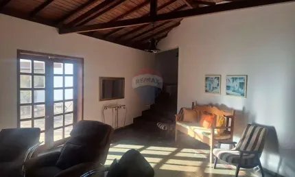 Casa para venda em Capitólio de 350.00m² com 3 Quartos, 3 Suites e 4 Garagens