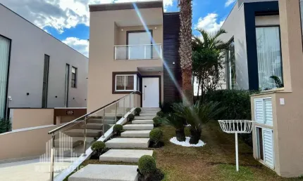 Casa para venda em Suru de 215.00m² com 3 Quartos, 3 Suites e 4 Garagens