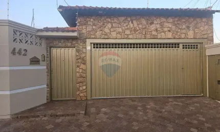 Casa para venda em Jardinópolis de 172.00m² com 3 Quartos, 1 Suite e 2 Garagens