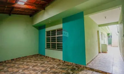 Casa para venda em Jardim São Guilherme de 85.00m² com 2 Quartos, 1 Suite e 2 Garagens