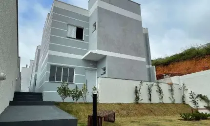 Casa para venda em Vila São Paulo de 72.00m² com 2 Quartos, 2 Suites e 1 Garagem
