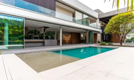 Casa para venda em Tamboré de 1300.00m² com 4 Quartos, 4 Suites e 8 Garagens