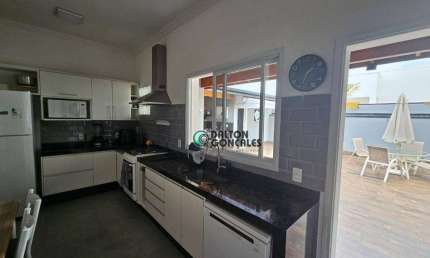 Casa de Condomínio para venda e aluguel em Green View Village de 200.00m² com 3 Quartos, 1 Suite e 4 Garagens