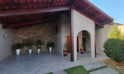 Casa para venda em Vila Horizonte de 297.00m² com 3 Quartos, 1 Suite e 4 Garagens
