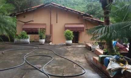 Casa para venda em Zona Rural de 200.00m² com 2 Quartos e 2 Garagens
