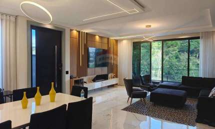 Casa de Condomínio para alugar em Parque Residencial Itapeti de 293.00m² com 3 Quartos, 3 Suites e 5 Garagens