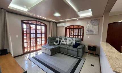 Casa para alugar em Retiro de 328.00m² com 3 Quartos, 1 Suite e 3 Garagens