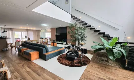 Casa para alugar em Anchieta de 420.00m² com 4 Quartos, 3 Suites e 5 Garagens