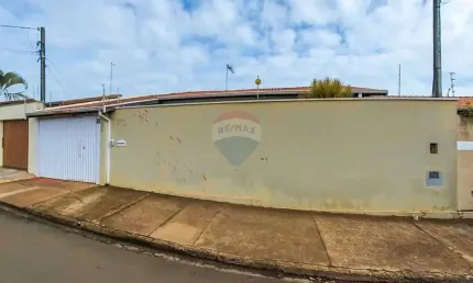 Casa para venda em Loteamento Grossklauss de 83.67m² com 3 Quartos, 1 Suite e 2 Garagens