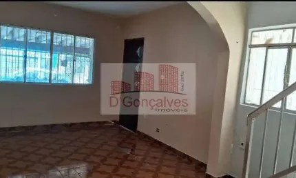Sobrado para venda em Taboão de 126.00m² com 4 Quartos, 1 Suite e 2 Garagens
