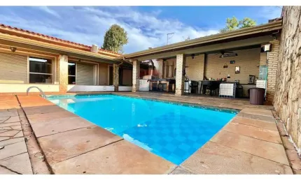 Casa para venda em Parque Residencial Lagoinha de 314.00m² com 4 Quartos, 1 Suite e 2 Garagens