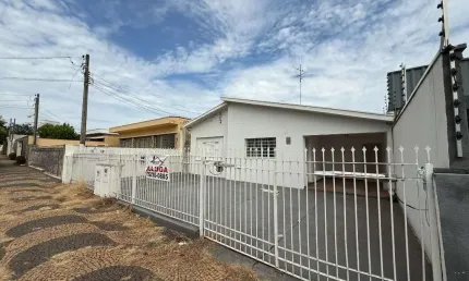 Casa para alugar em Jardim Nossa Senhora Auxiliadora de 170.00m² com 3 Quartos e 4 Garagens
