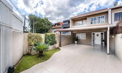 Sobrado para venda em Vista Alegre de 180.00m² com 3 Quartos, 1 Suite e 3 Garagens