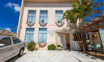 Sobrado para venda em Atuba de 180.00m² com 4 Quartos, 2 Suites e 2 Garagens
