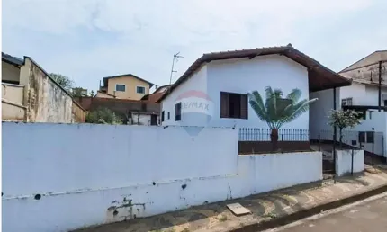 Casa para venda em Vila Santo Antônio de 136.87m² com 3 Quartos e 2 Garagens