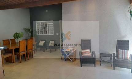 Casa para venda em Solo Sagrado I de 163.00m² com 1 Quarto e 4 Garagens