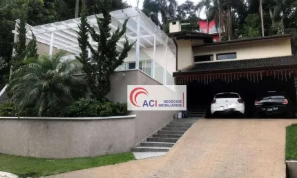 Casa de Condomínio para venda e aluguel em Granja Viana de 432.00m² com 3 Quartos, 3 Suites e 4 Garagens