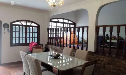 Casa para venda em Jardim Universo de 300.00m² com 3 Quartos, 3 Suites e 6 Garagens