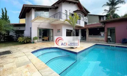 Casa de Condomínio para venda em Granja Viana de 360.00m² com 3 Quartos, 3 Suites e 4 Garagens