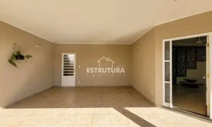 Casa para alugar em Vila Indaiá de 204.00m² com 3 Quartos e 1 Suite
