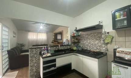 Casa para alugar em Jardim Cristina de 133.00m² com 5 Quartos, 1 Suite e 3 Garagens