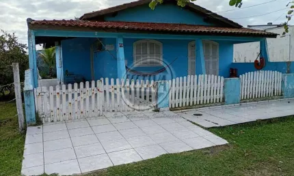 Casa para venda em Matinhos de 120.00m² com 3 Quartos, 1 Suite e 4 Garagens