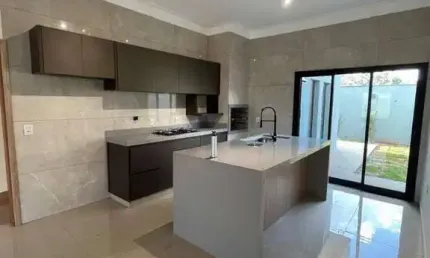 Casa de Condomínio para venda em Centro de 153.00m² com 3 Quartos, 1 Suite e 4 Garagens