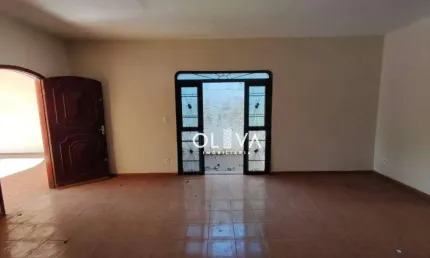 Casa para alugar em Jardim Nazareth de 233.00m² com 3 Quartos, 1 Suite e 6 Garagens