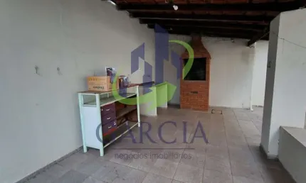 Casa para alugar em Vila São Carlos de 287.00m² com 2 Quartos e 2 Garagens