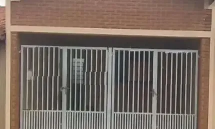 Casa para alugar em Jardim Bandeirantes de 98.00m² com 2 Quartos, 1 Suite e 2 Garagens