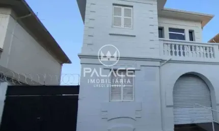 Casa para alugar em Centro de 200.00m² com 3 Quartos e 10 Garagens