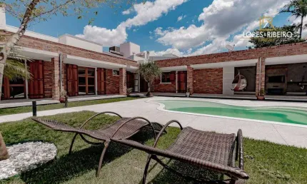 Casa de Condomínio para venda em Colinas Do Paraíso de 334.00m² com 5 Quartos, 3 Suites e 4 Garagens