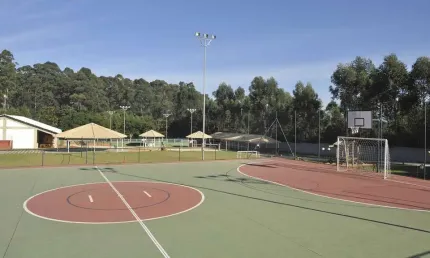 Casa de Condomínio para alugar em Araçoiaba da Serra de 1000.00m² com 4 Quartos, 2 Suites e 4 Garagens