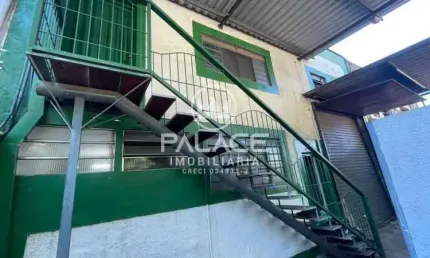 Galpão / Depósito / Armazém para alugar em Vila Rezende de 286.00m²