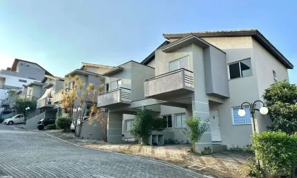 Casa para venda em Vila Oliveira de 180.00m² com 3 Quartos, 1 Suite e 2 Garagens