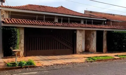 Casa para venda em Parque Residencial Cidade Universitária de 490.00m² com 3 Quartos, 1 Suite e 4 Garagens
