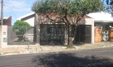 Casa para venda em Jardim Roberto Selmi Dei de 165.00m² com 3 Quartos, 1 Suite e 4 Garagens