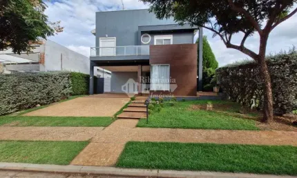 Sobrado para alugar em Residencial E Empresarial Alphaville de 310.00m² com 3 Quartos, 3 Suites e 4 Garagens