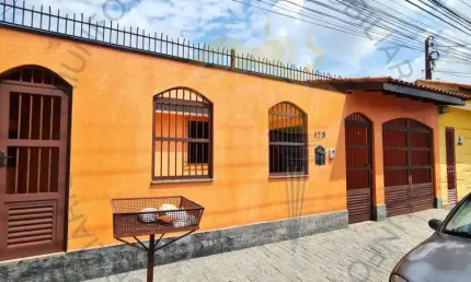 Casa para alugar em Jardim Santa Helena de 170.00m² com 3 Quartos, 1 Suite e 2 Garagens