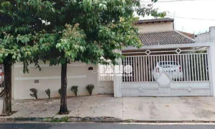 Casa para venda em Jardim Astúrias de 200.00m² com 2 Quartos, 1 Suite e 2 Garagens