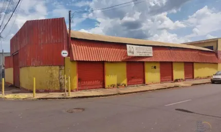Sala Comercial para alugar em Vila Carvalho de 340.00m² com 2 Quartos