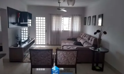 Casa para venda em Jardim Ouro Verde de 280.00m² com 3 Quartos, 1 Suite e 2 Garagens