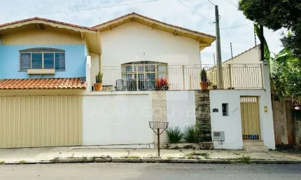 Casa para venda em Jardim Oreana de 300.18m² com 3 Quartos, 1 Suite e 2 Garagens